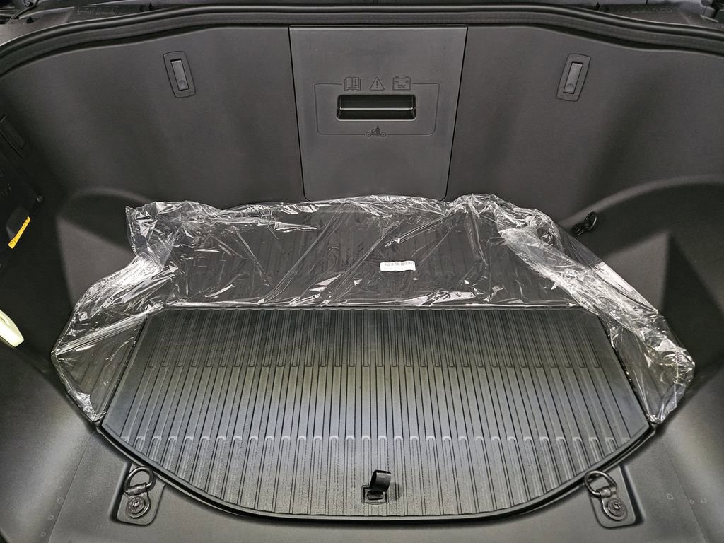 New 2025 Ford F150 Lightning Flash image 38