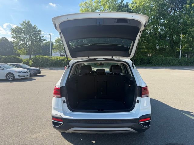Certified 2023 Volkswagen Taos SE w/ Panoramic Sunroof Package FWD image 35