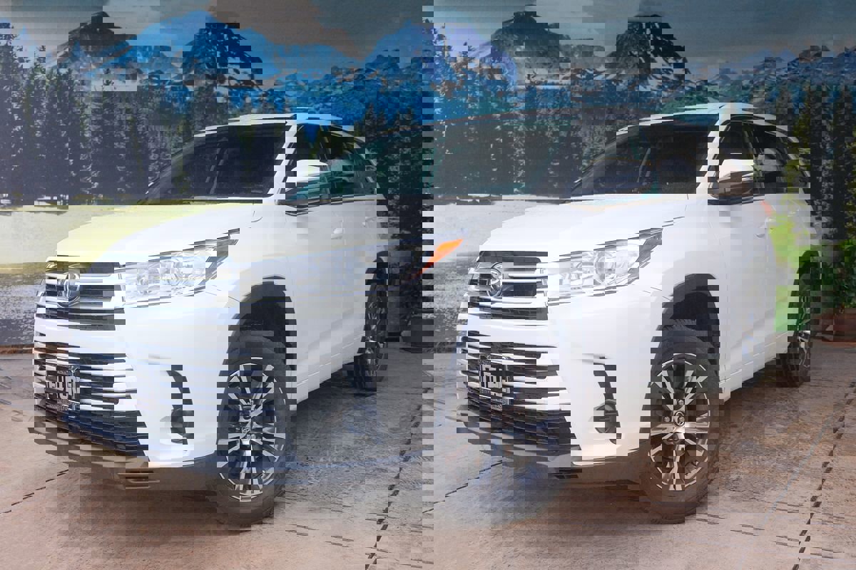 Used 2017 Toyota Highlander LE