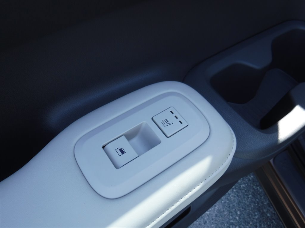 Used 2024 Hyundai Santa Fe Limited image 17