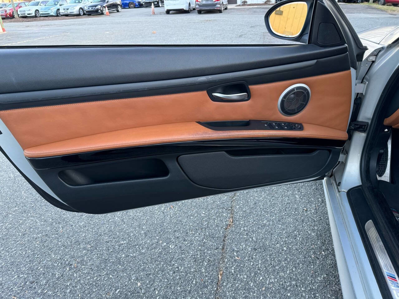 Used 2012 BMW M3 Convertible image 21