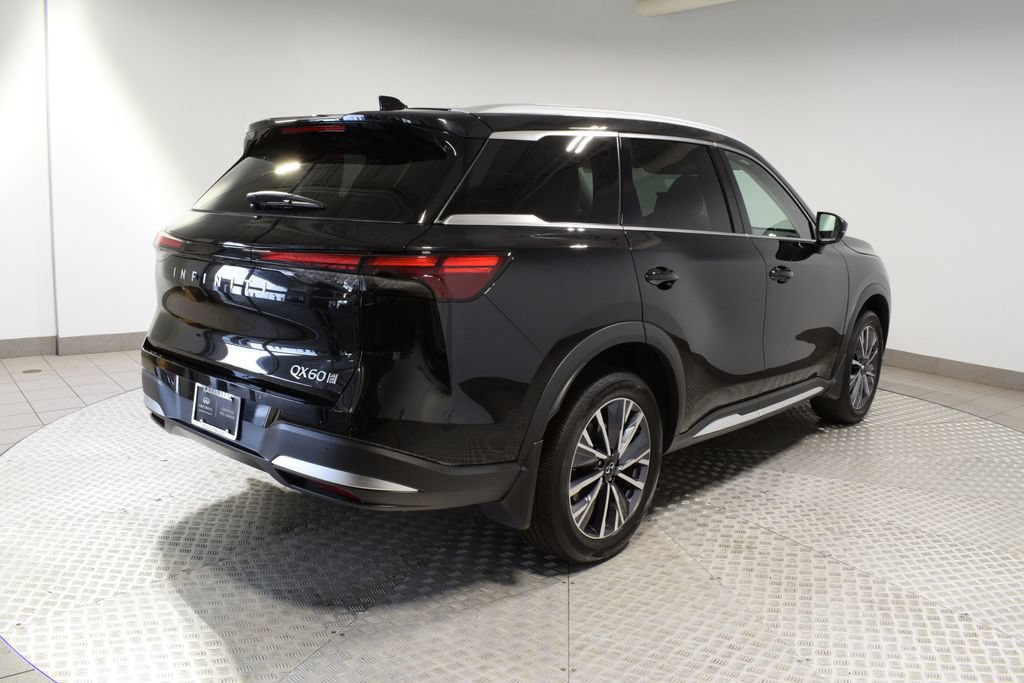 Certified 2026 INFINITI QX60 Luxe w/ Family Package AWD/4WD image 13