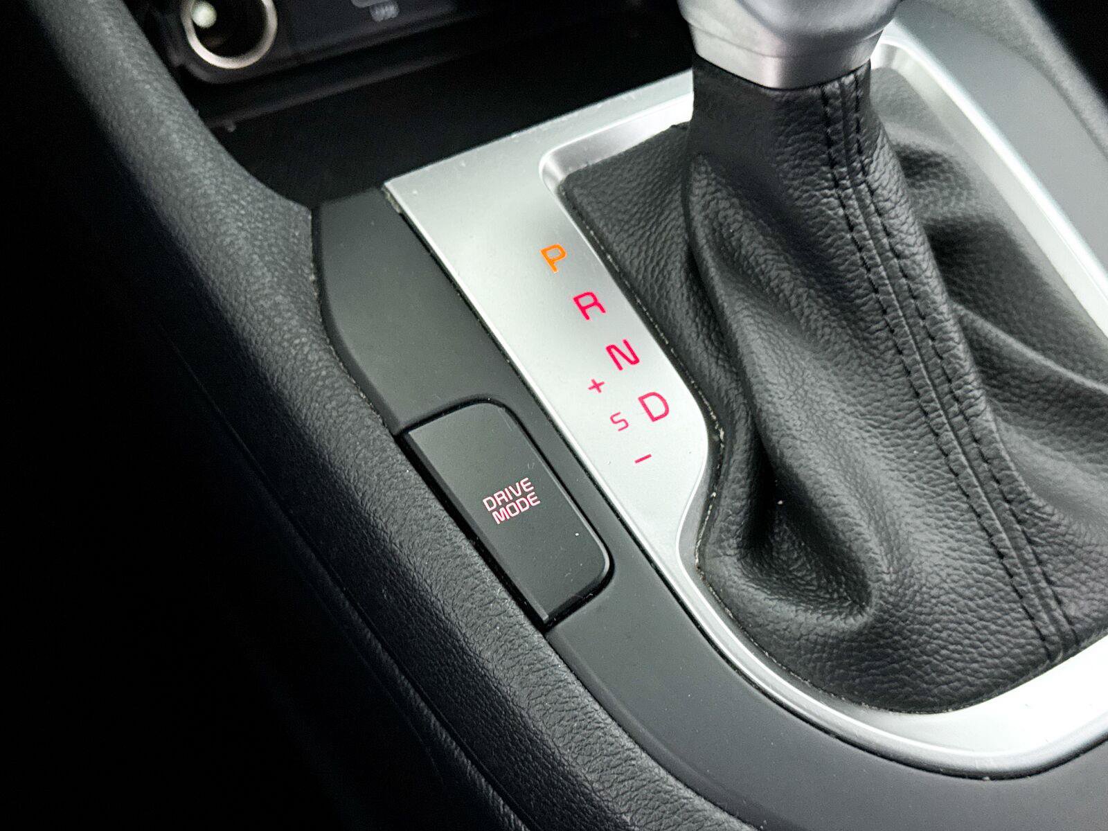Used 2022 Kia Forte LXS w/ LXS Technology Package FWD image 8