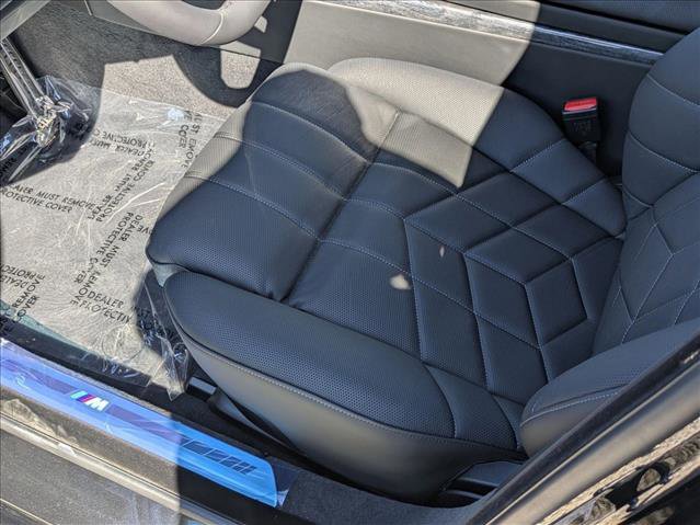 New 2026 BMW i7 xDrive60 w/ Executive Package image 4