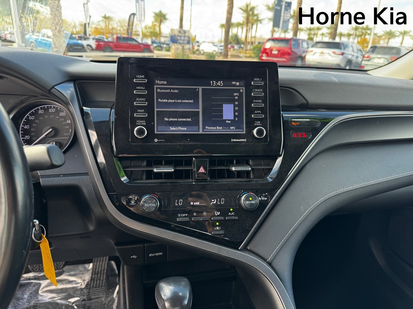 Used 2022 Toyota Camry SE image 20