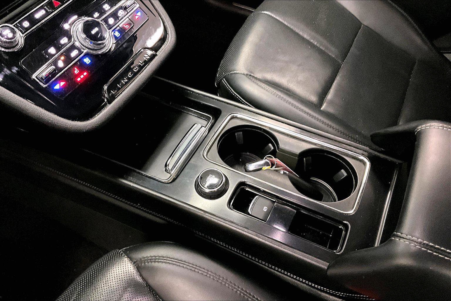 Used 2021 Lincoln Corsair AWD w/ Equipment Group 101A image 16