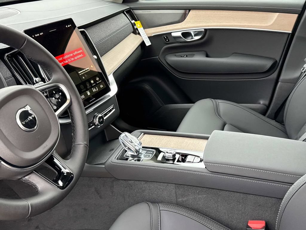 Certified 2026 Volvo XC90 B6 Plus w/ Protection Package Premier AWD/4WD image 20