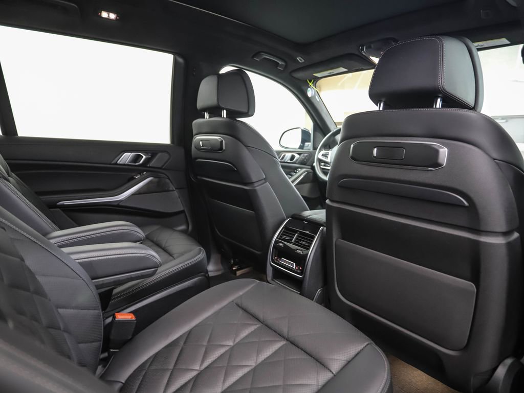 Used 2024 BMW X7 xDrive40i w/ Executive Package image 26