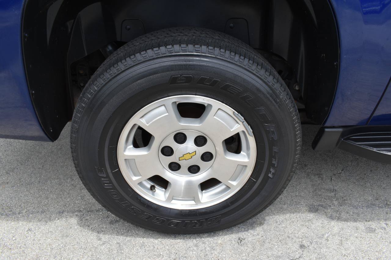 Used 2013 Chevrolet Avalanche LS RWD image 31