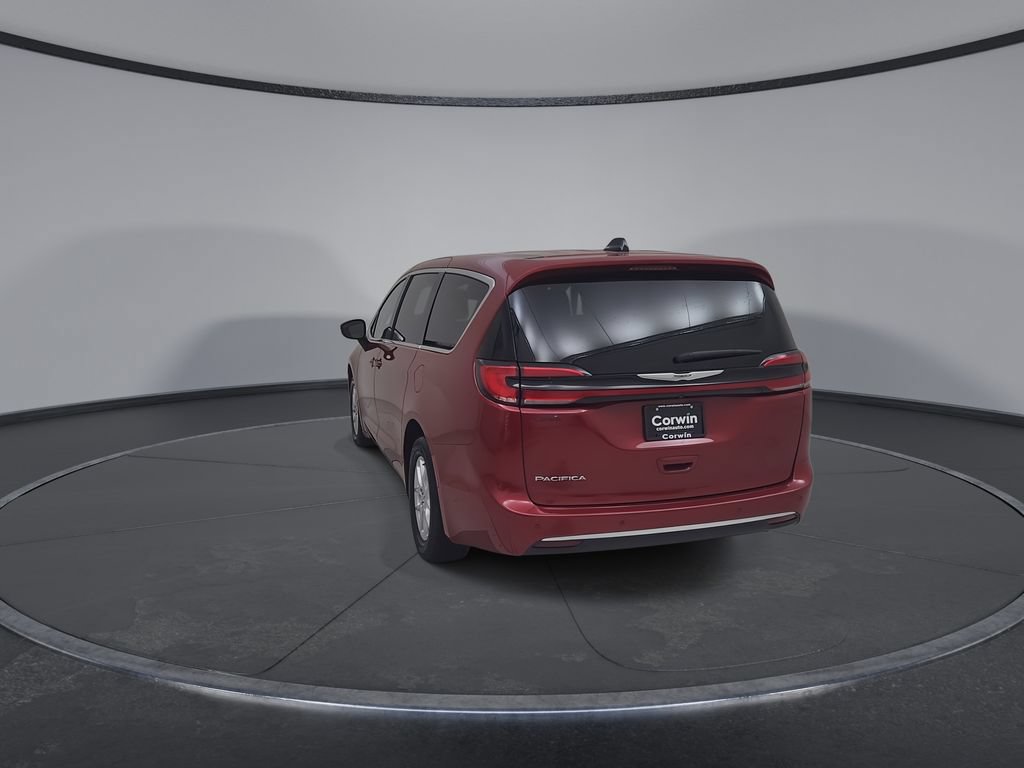 Used 2024 Chrysler Pacifica Touring-L FWD image 14