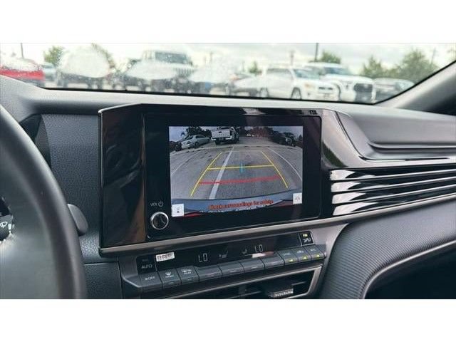 Used 2025 Toyota Camry SE FWD image 30