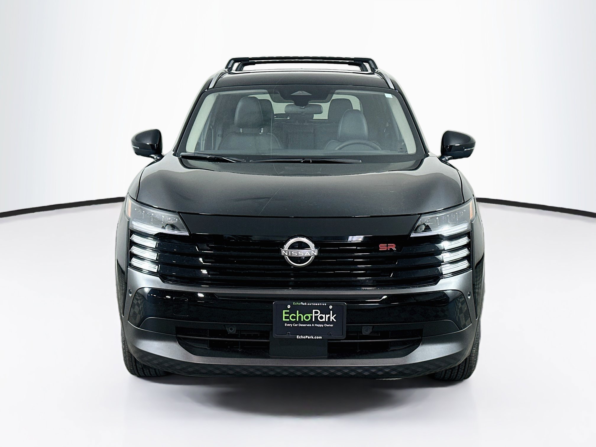 Used 2026 Nissan Kicks SR w/ Cold Weather Package FWD image 2