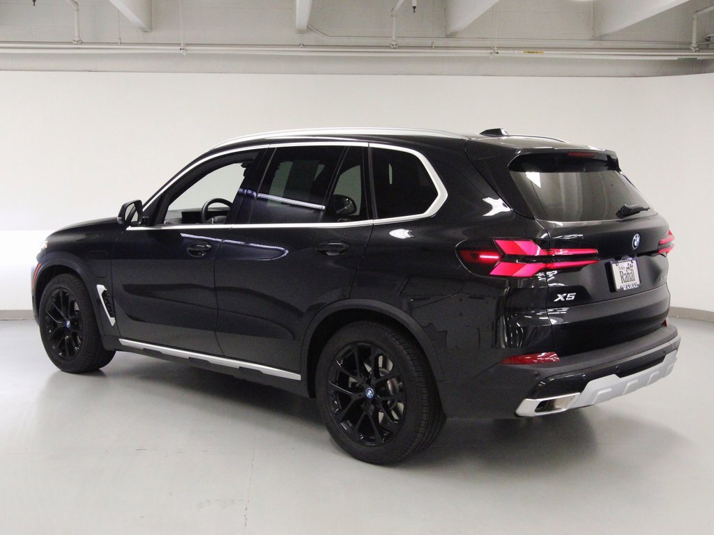 Used 2025 BMW X5 xDrive50e w/ Parking Assistance Package image 8