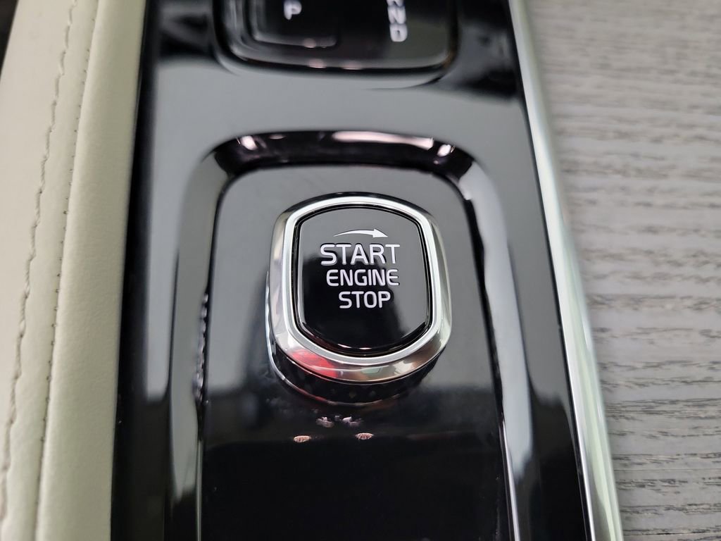 Used 2024 Volvo XC90 B6 Plus w/ Protection Package AWD/4WD image 31