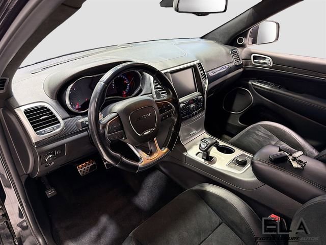 Used 2015 Jeep Grand Cherokee SRT image 10