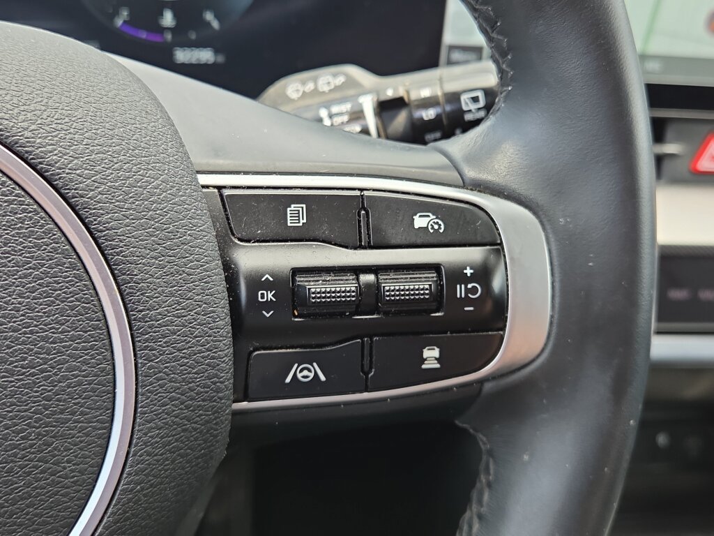 Used 2025 Kia Sportage SX FWD image 20