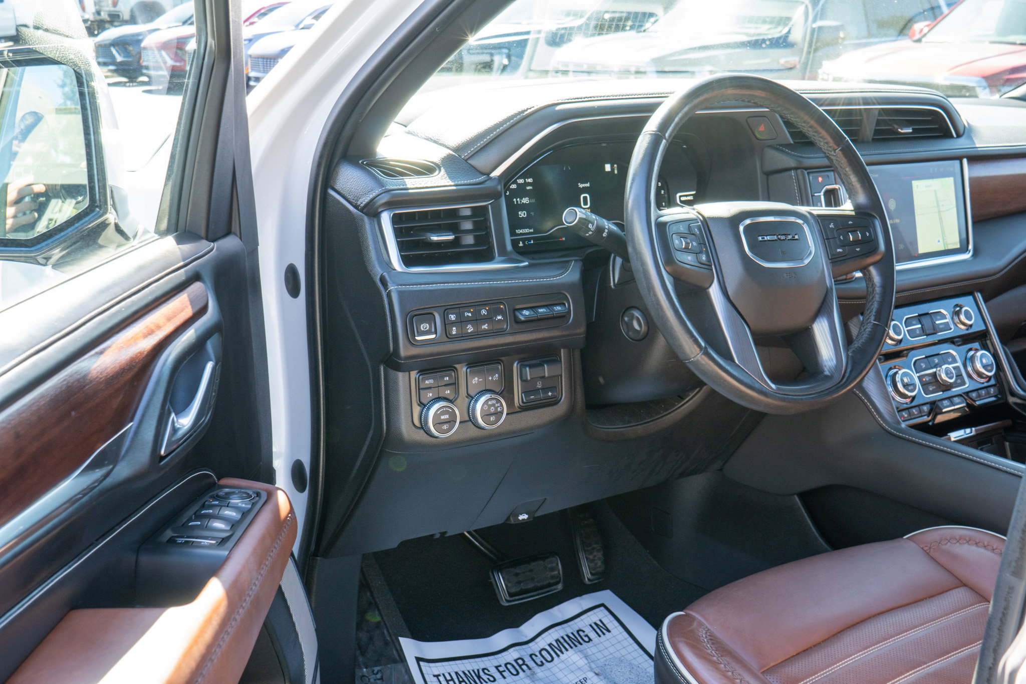 Used 2023 GMC Yukon Denali Ultimate image 10