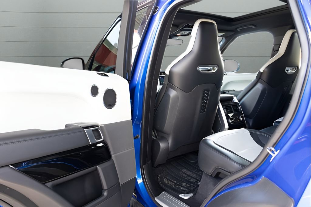 Used 2020 Land Rover Range Rover Sport SVR image 53