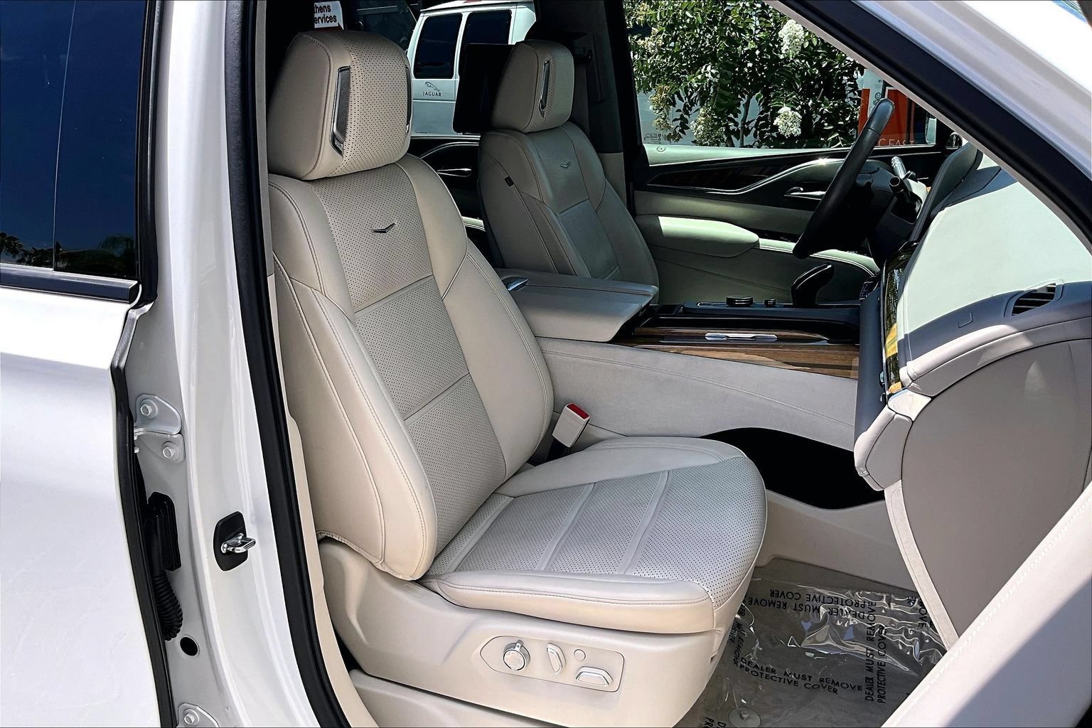 Used 2022 Cadillac Escalade Sport Platinum RWD image 7