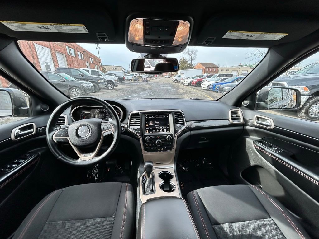 Used 2016 Jeep Grand Cherokee Laredo 75th Anniversary image 19