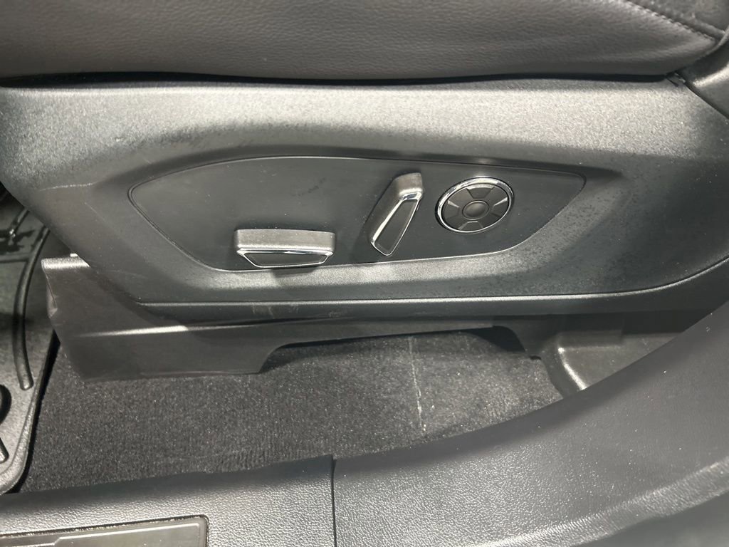 Used 2020 Ford Explorer ST w/ Premium Technology Package image 11