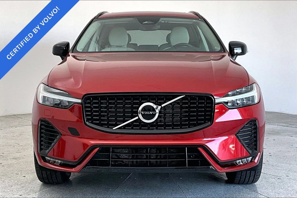 Certified 2024 Volvo XC60 B5 Core w/ Climate Package AWD/4WD image 3