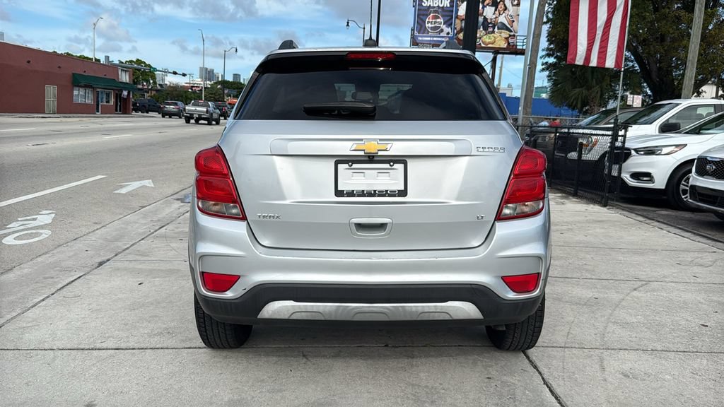 Used 2017 Chevrolet Trax LT w/ LT Convenience Package FWD image 13