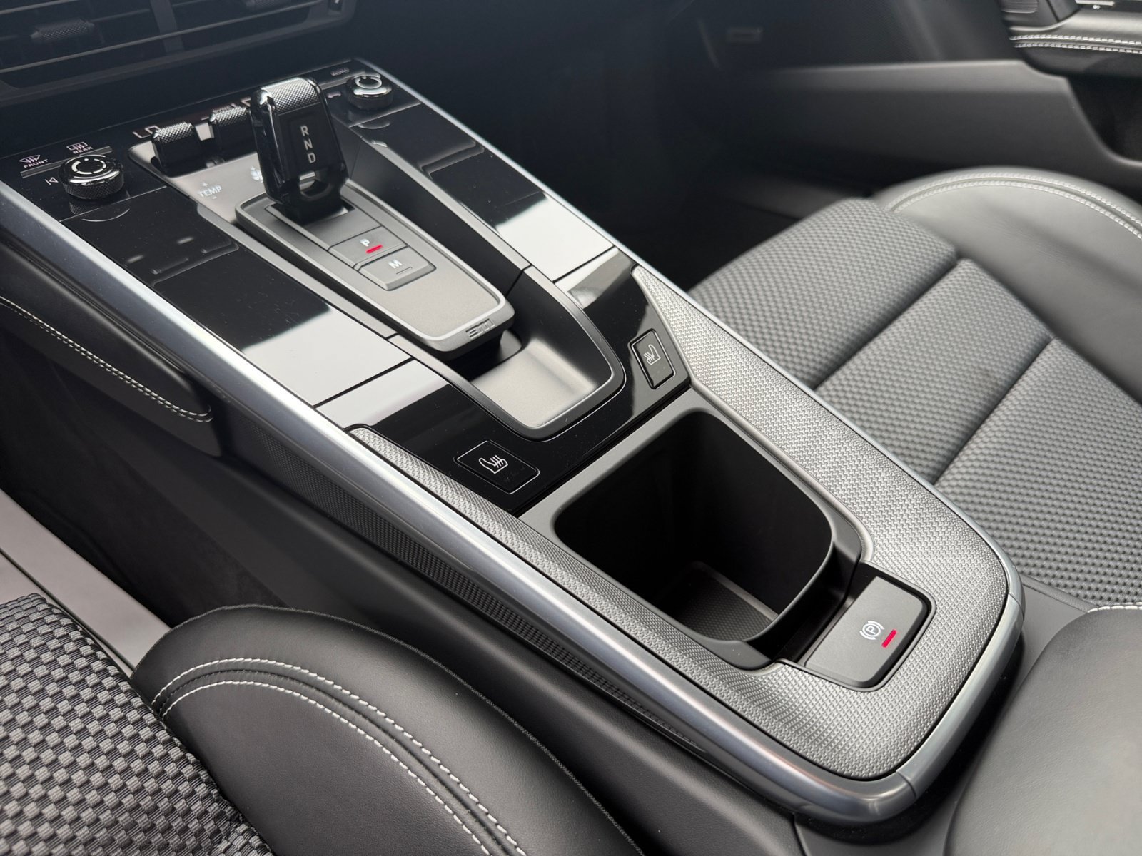 Certified 2022 Porsche 911 Turbo AWD/4WD image 21
