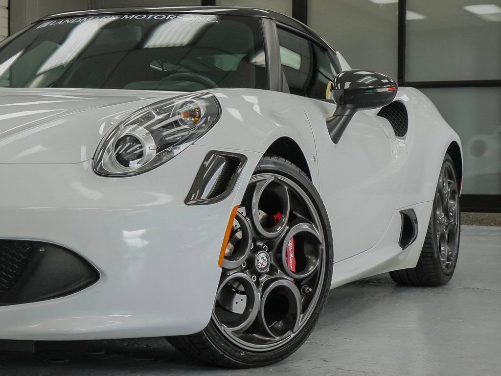 Used 2018 Alfa Romeo 4C Coupe w/ Coupe Track Package 1 RWD image 21