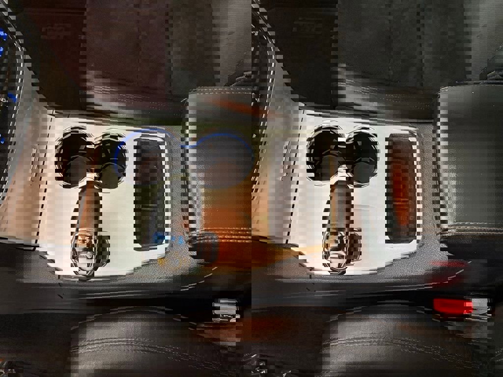 Used 2015 Jeep Grand Cherokee Altitude image 28