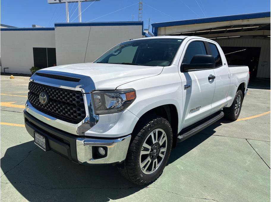 Used 2019 Toyota Tundra SR5 AWD/4WD image 2