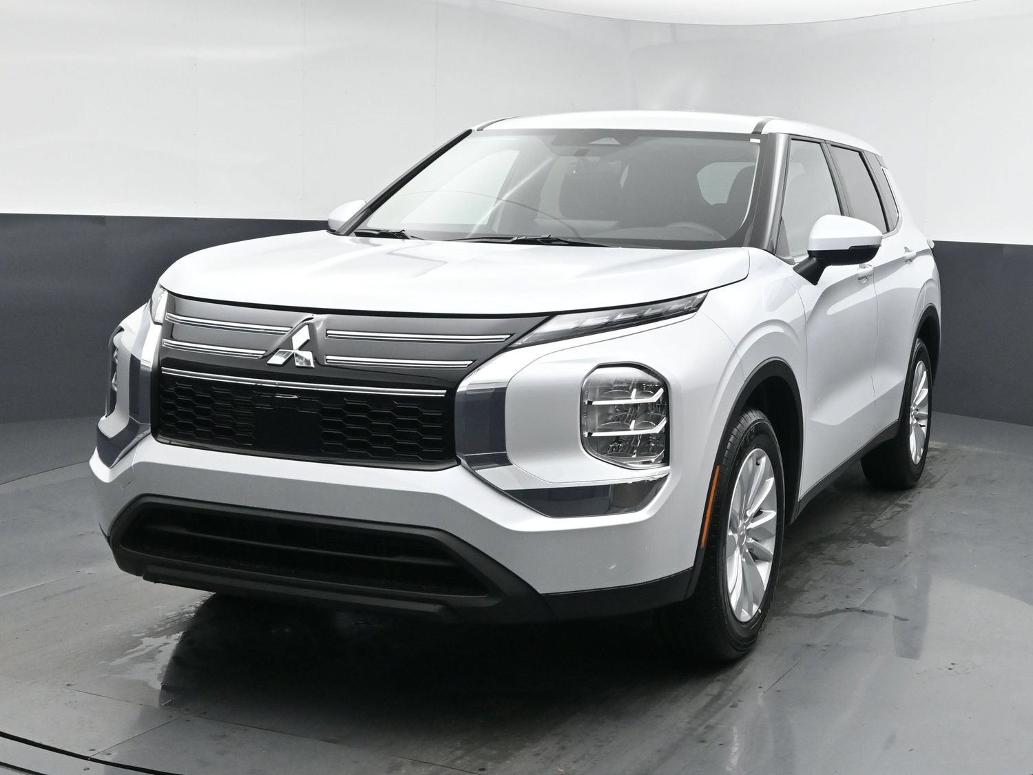 New 2026 Mitsubishi Outlander ES