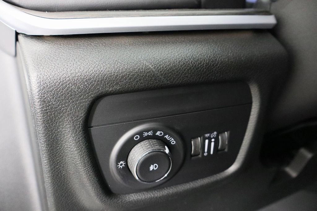 New 2025 Jeep Grand Cherokee Limited image 24