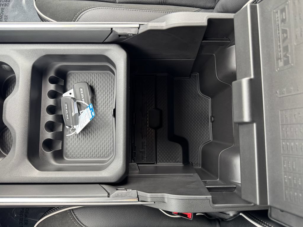 New 2026 RAM 2500 Laramie AWD/4WD image 33