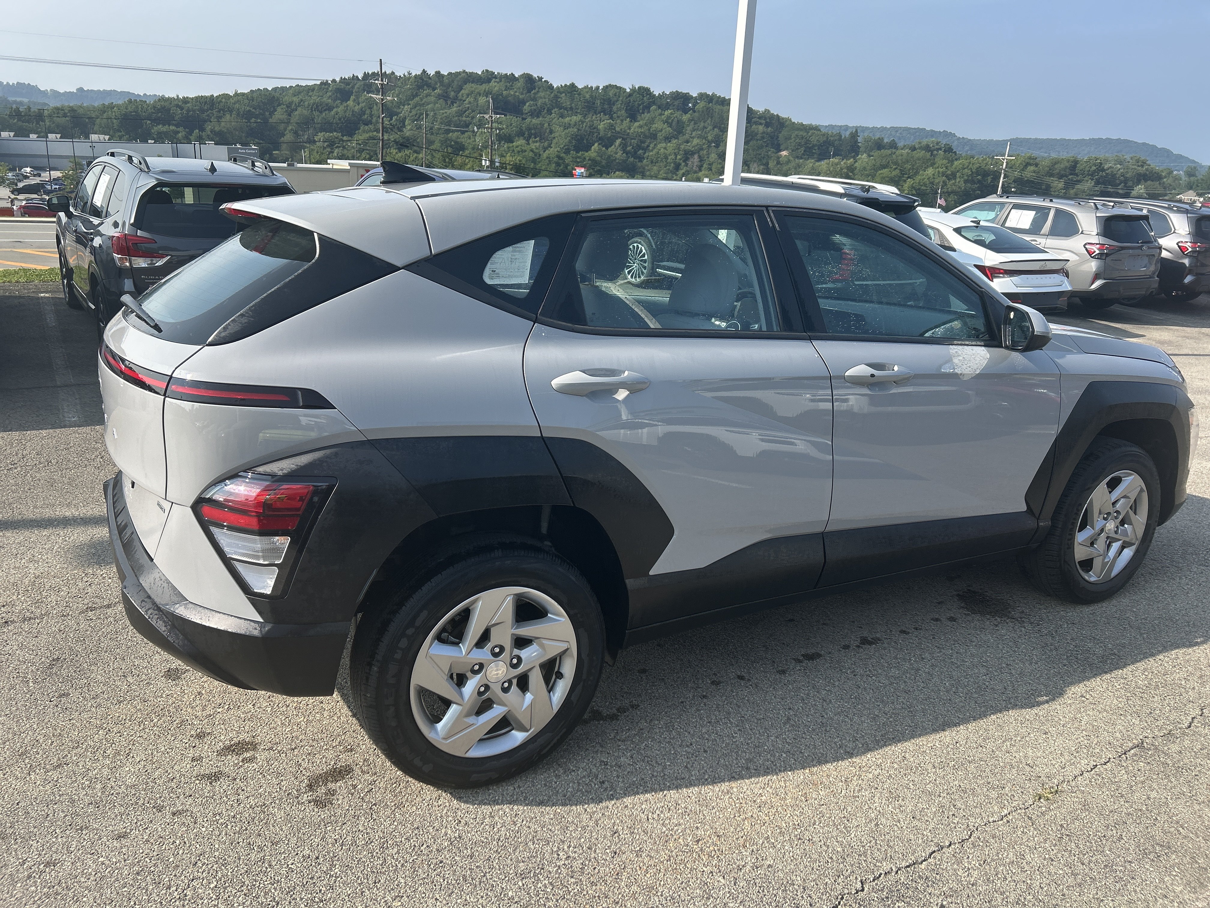 Certified 2024 Hyundai Kona SE AWD/4WD image 3