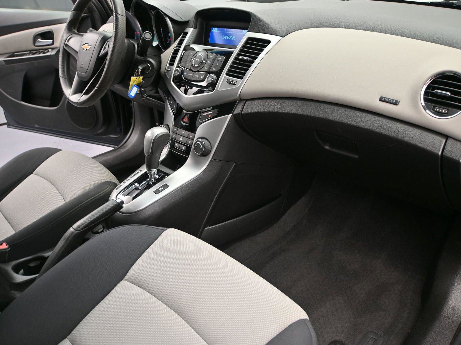 Used 2014 Chevrolet Cruze LS image 15