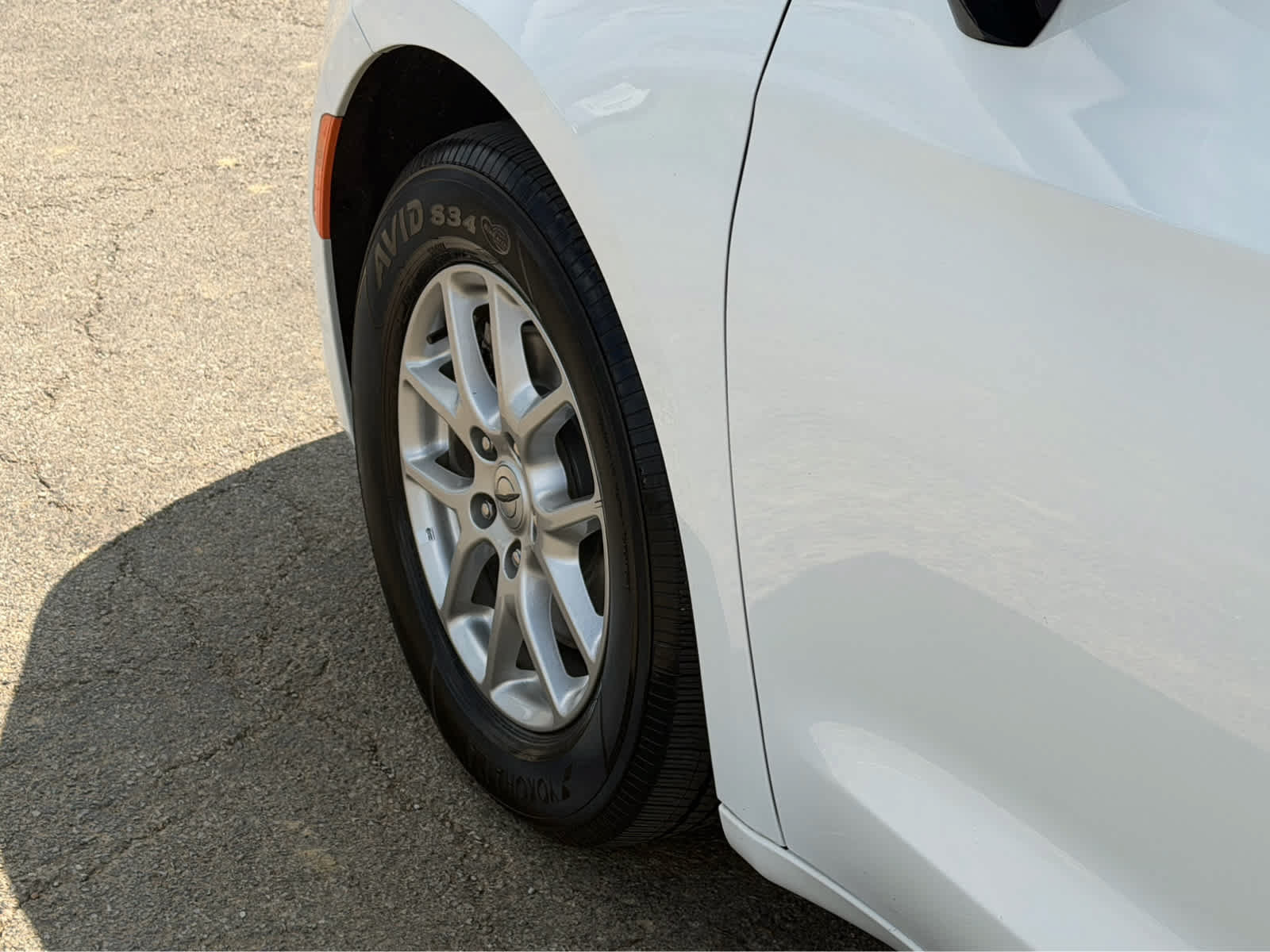 Used 2025 Chrysler Pacifica Select FWD image 9