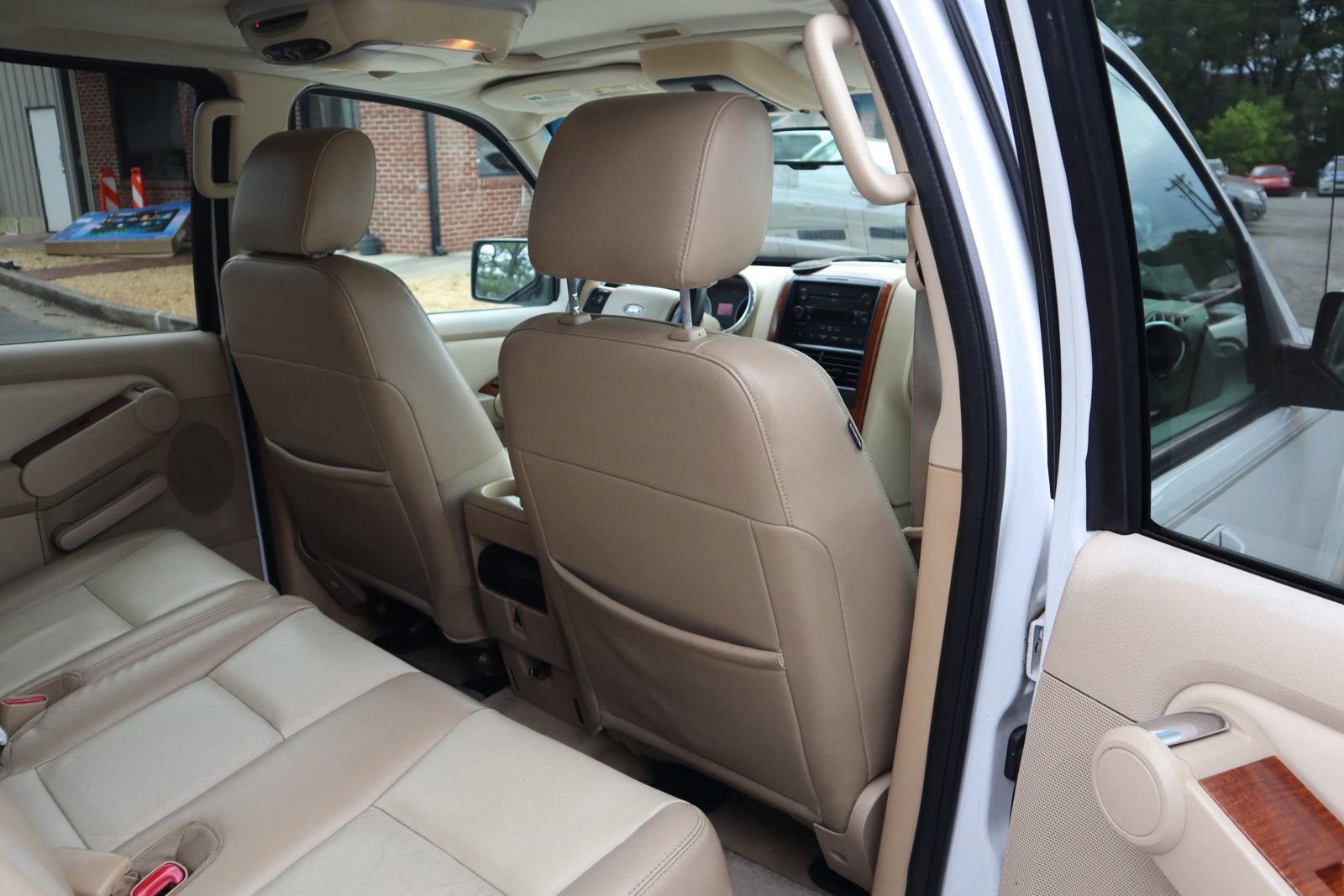 Used 2006 Ford Explorer Eddie Bauer RWD image 20