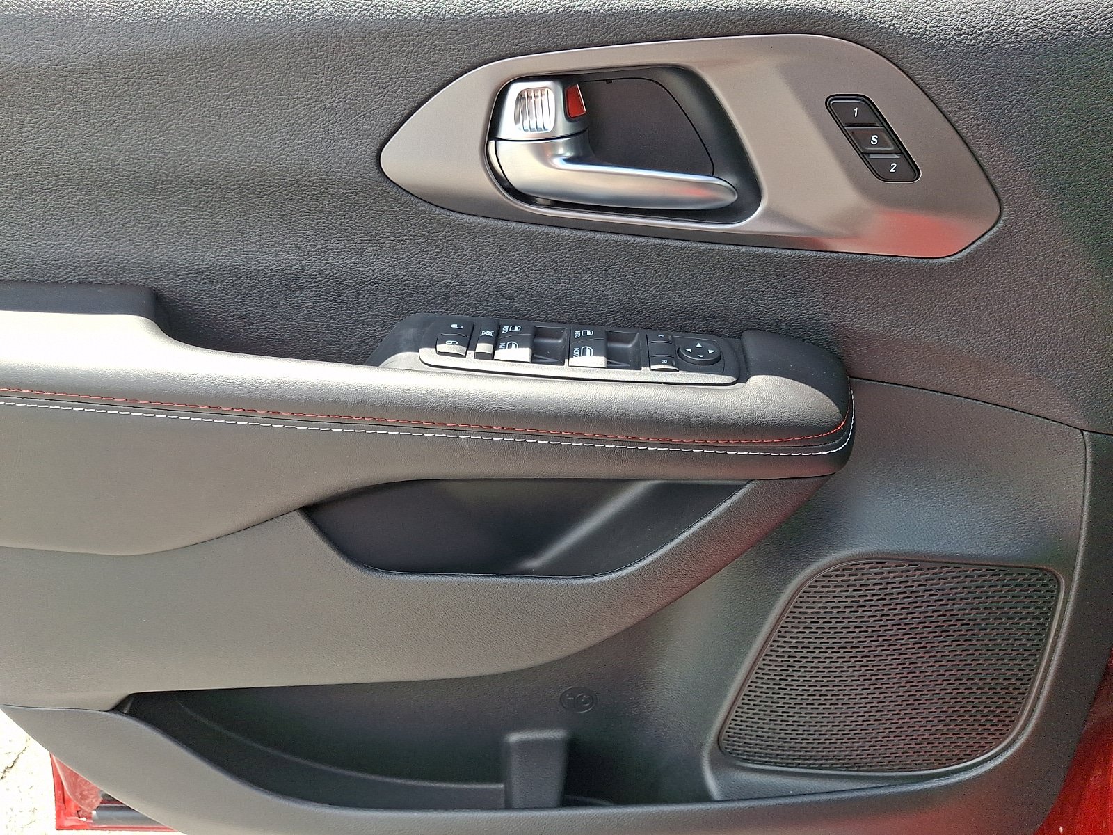 New 2027 Chrysler Pacifica Select FWD image 12