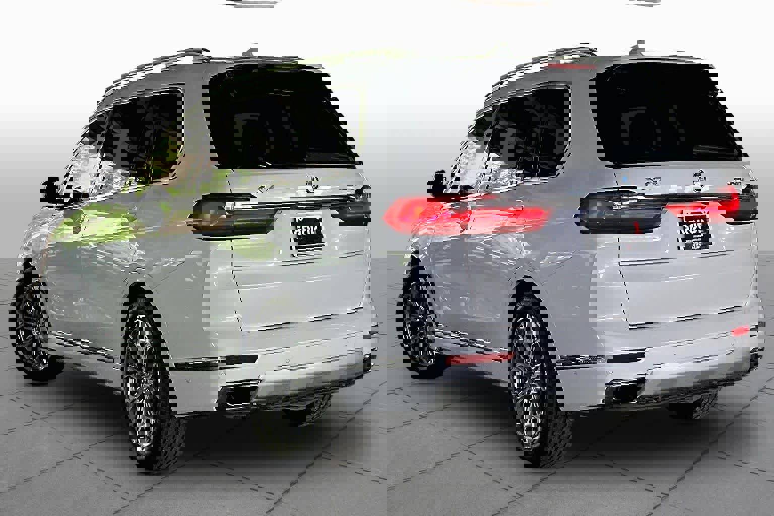 Used 2022 BMW X7 xDrive40i w/ Premium Package AWD/4WD image 11