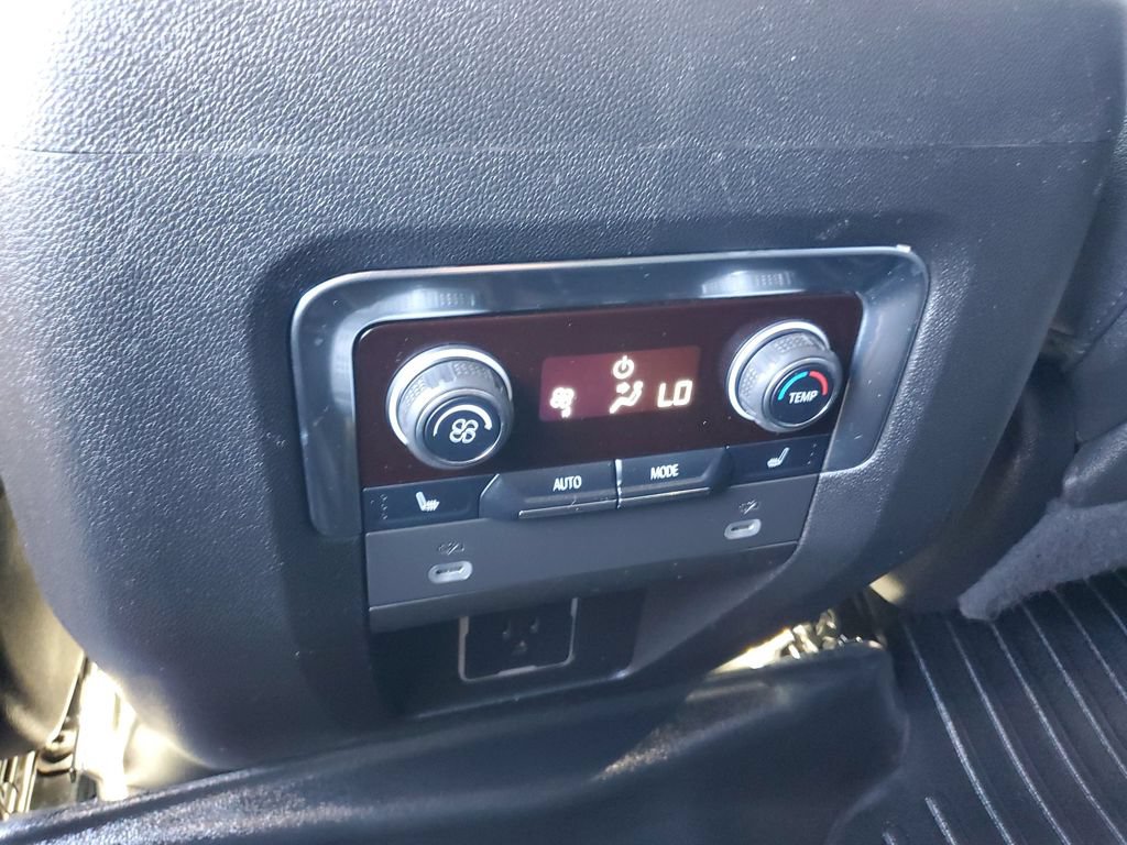 Used 2023 Chevrolet Suburban LT RWD image 22