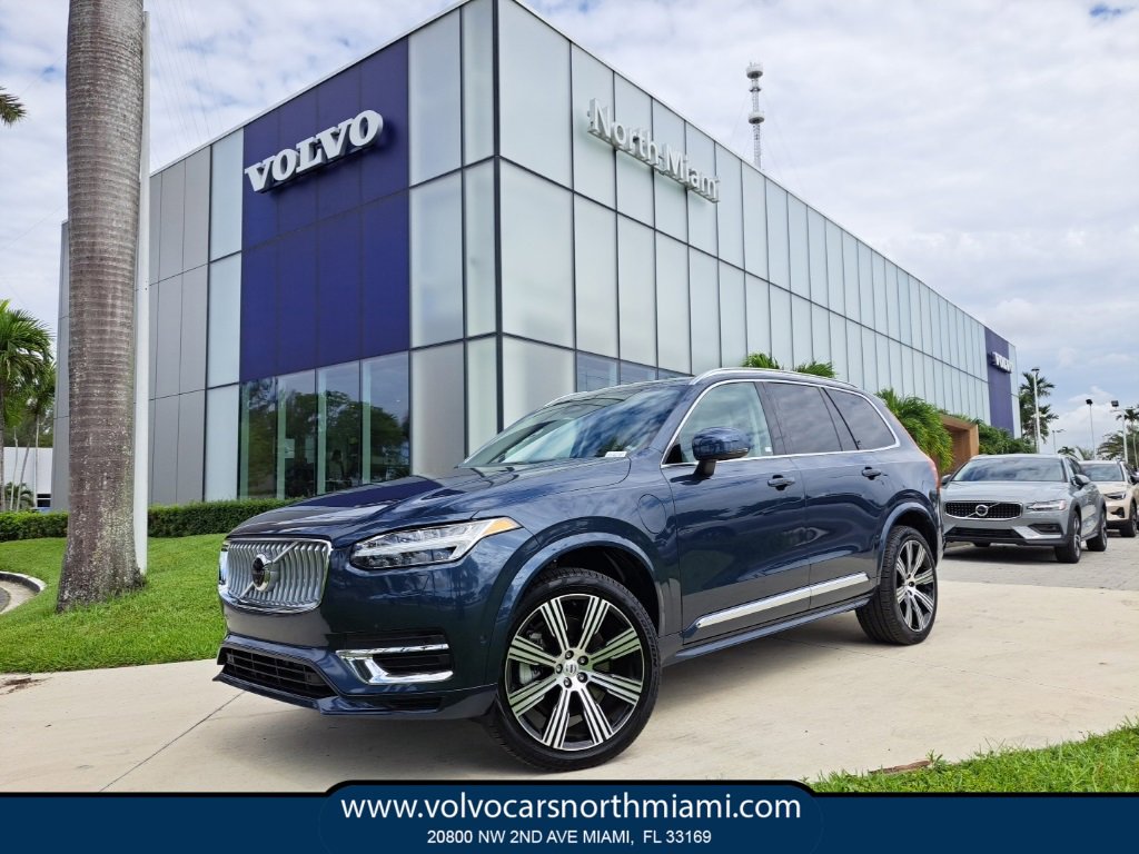 Used 2025 Volvo XC90 T8 Plus w/ Protection Package Premier image 1