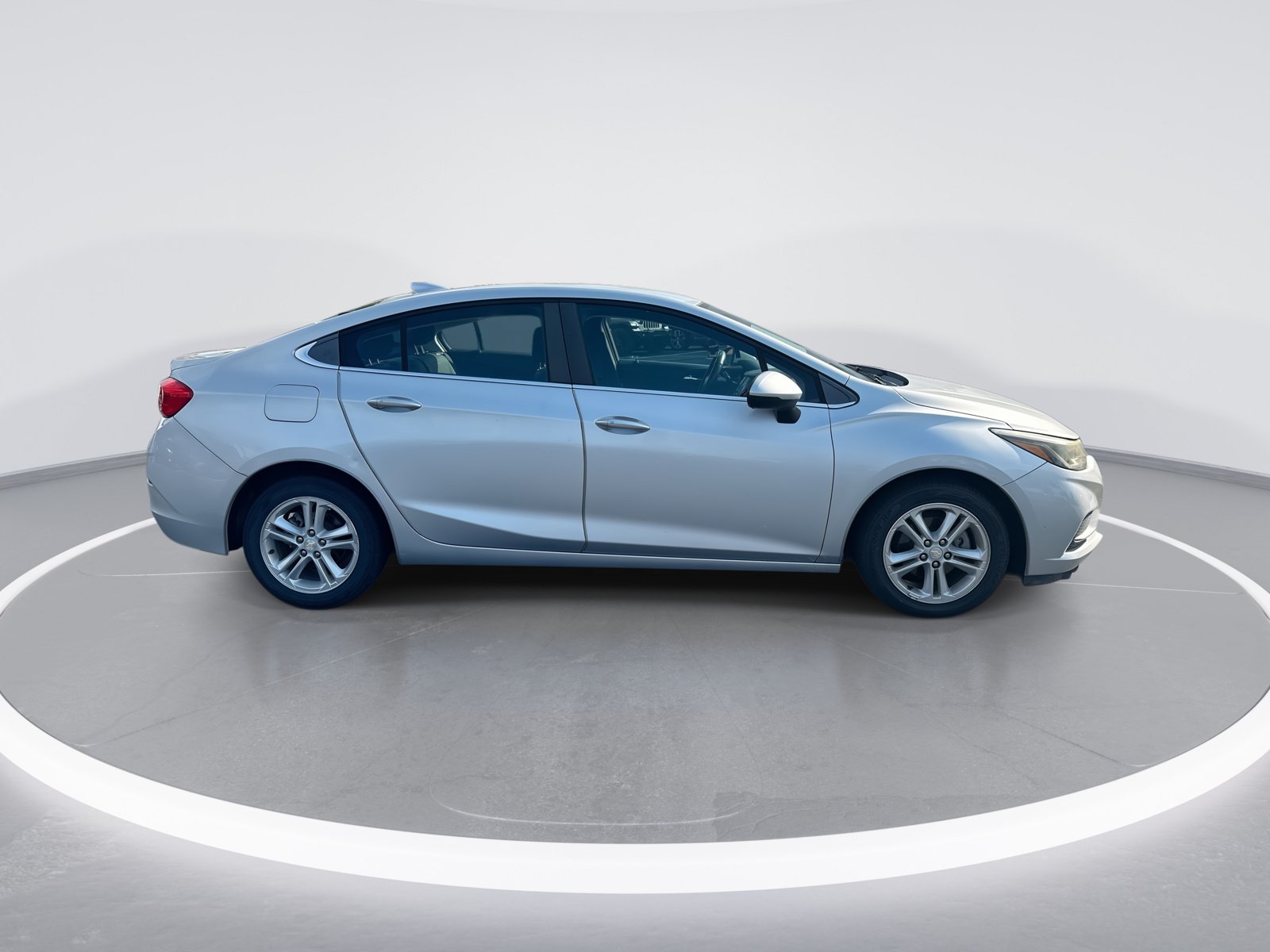 Used 2017 Chevrolet Cruze LT w/ Convenience Package FWD image 10