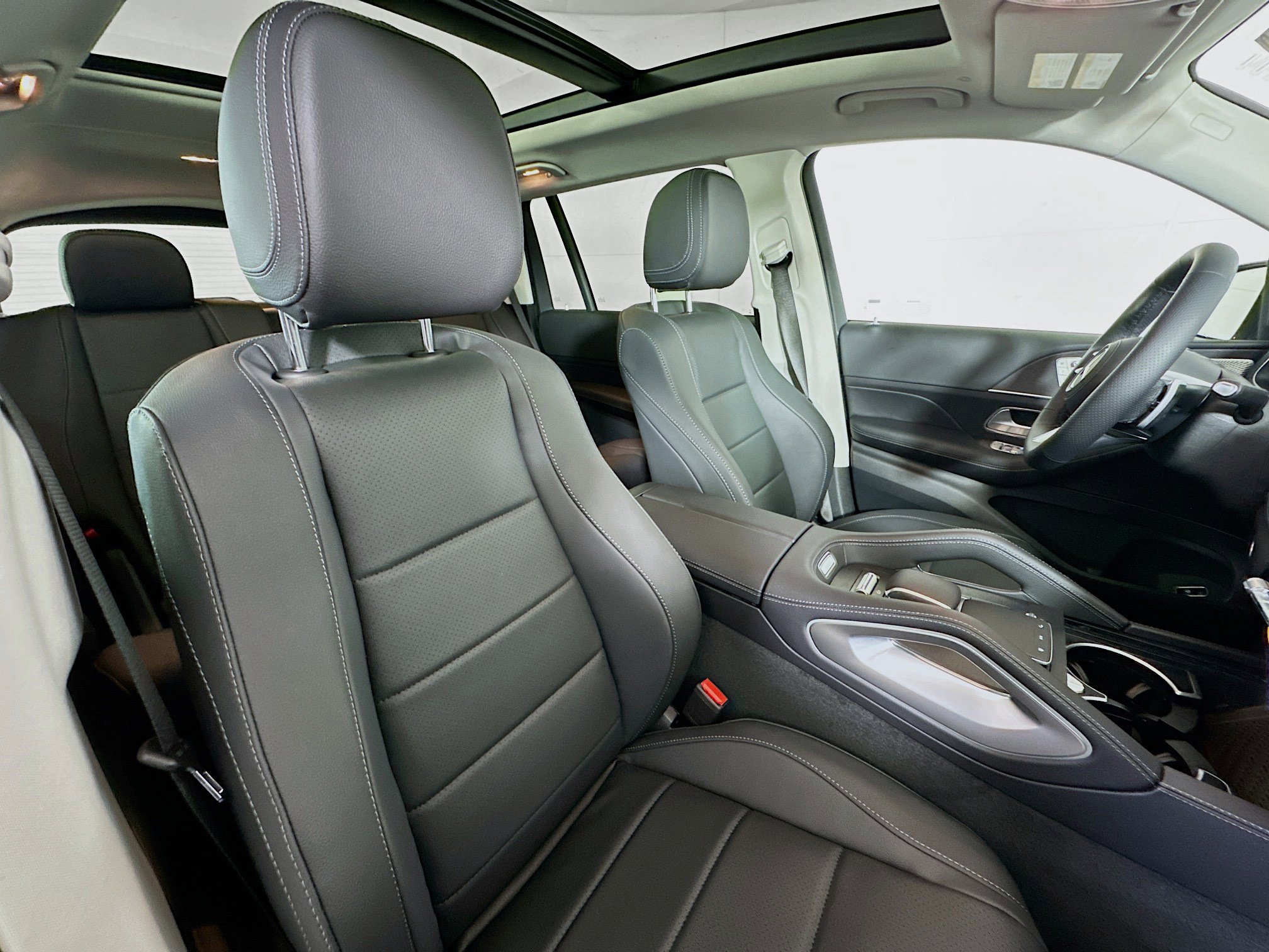 New 2026 Mercedes-Benz GLS 450 4MATIC image 31