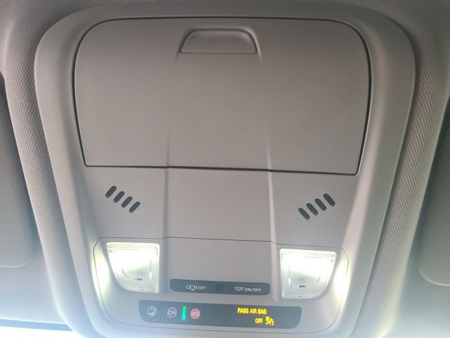 Used 2025 Chevrolet Blazer LT image 30