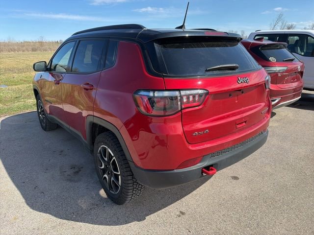 Used 2025 Jeep Compass Trailhawk AWD/4WD image 9
