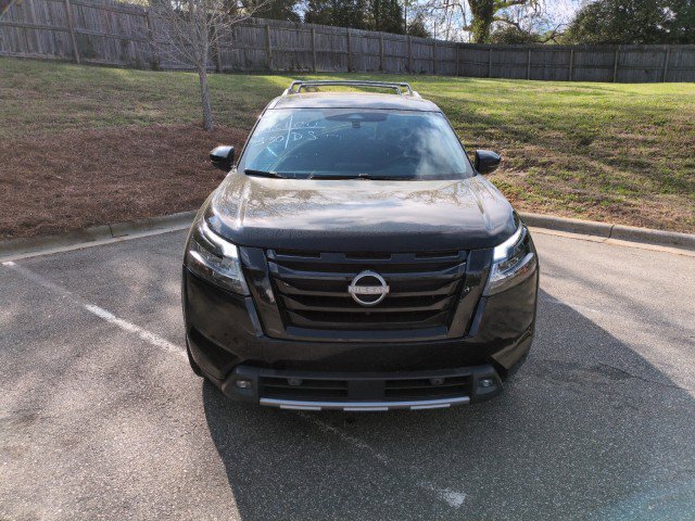 Used 2022 Nissan Pathfinder SL w/ SL Premium Package image 2