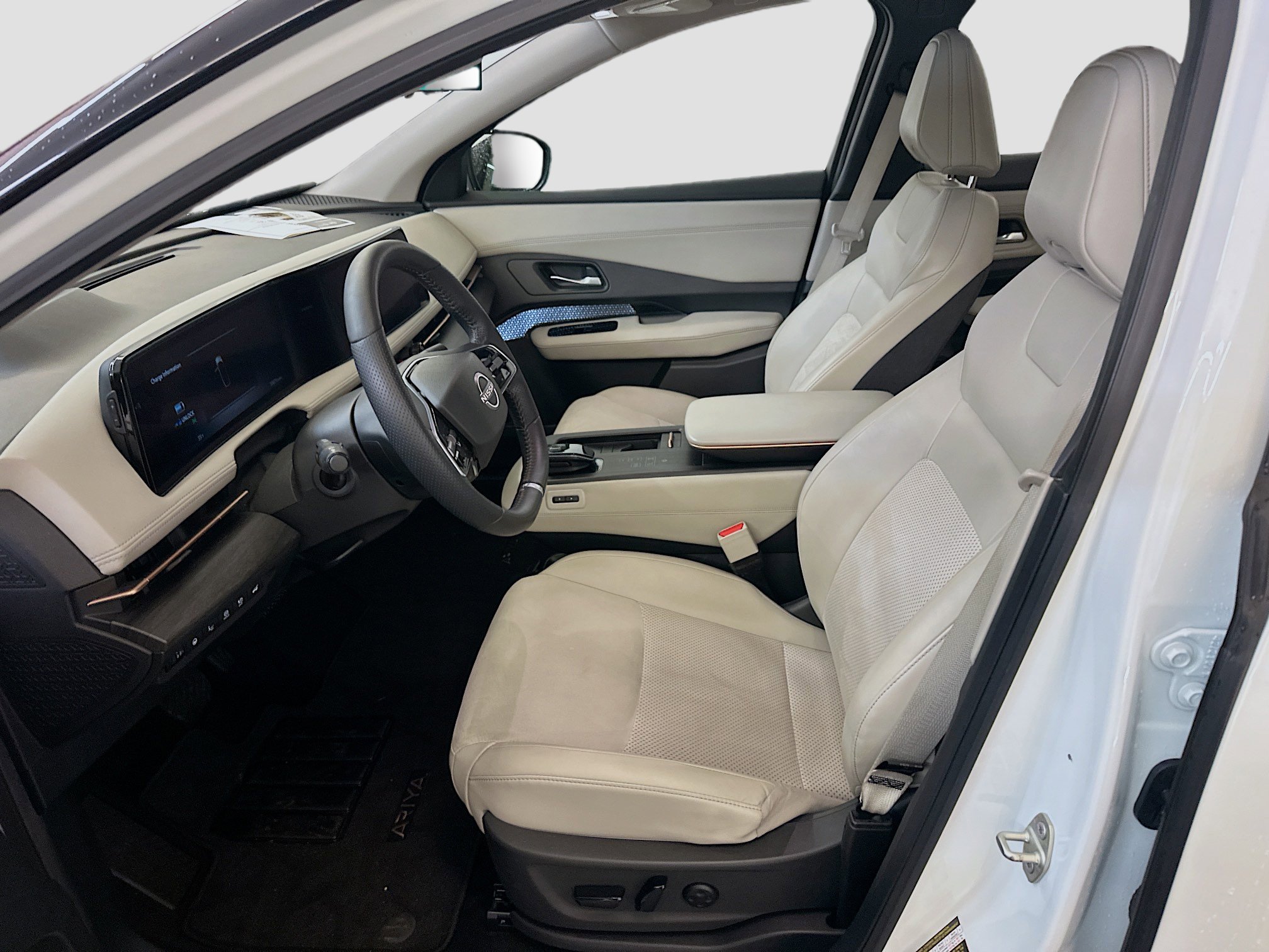 Used 2023 Nissan Ariya EVOLVE+ image 13