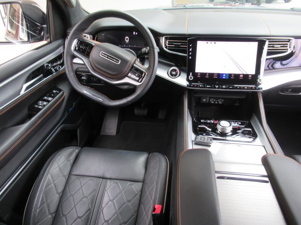 Used 2023 Jeep Grand Wagoneer Series III image 14