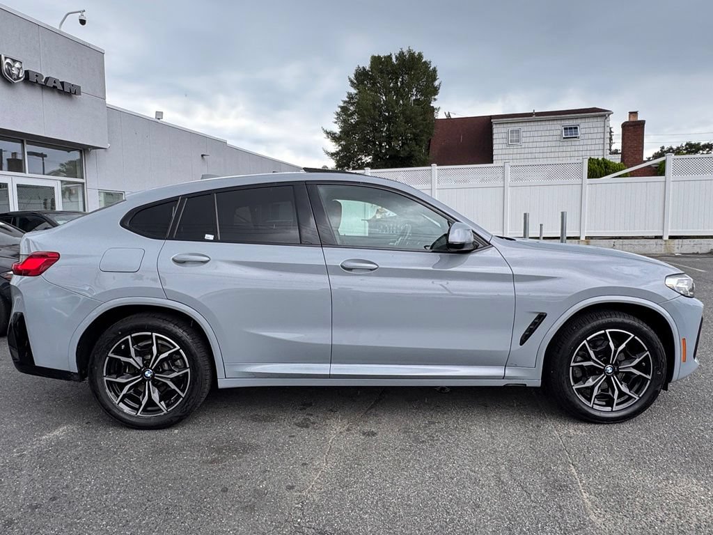 Used 2024 BMW X4 xDrive30i w/ Premium Package AWD/4WD image 10